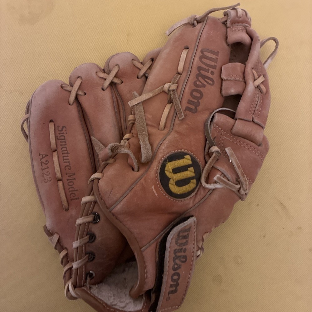 12" Wilson Ball Glove LHT Signature Model A2123 Kevin McReynolds